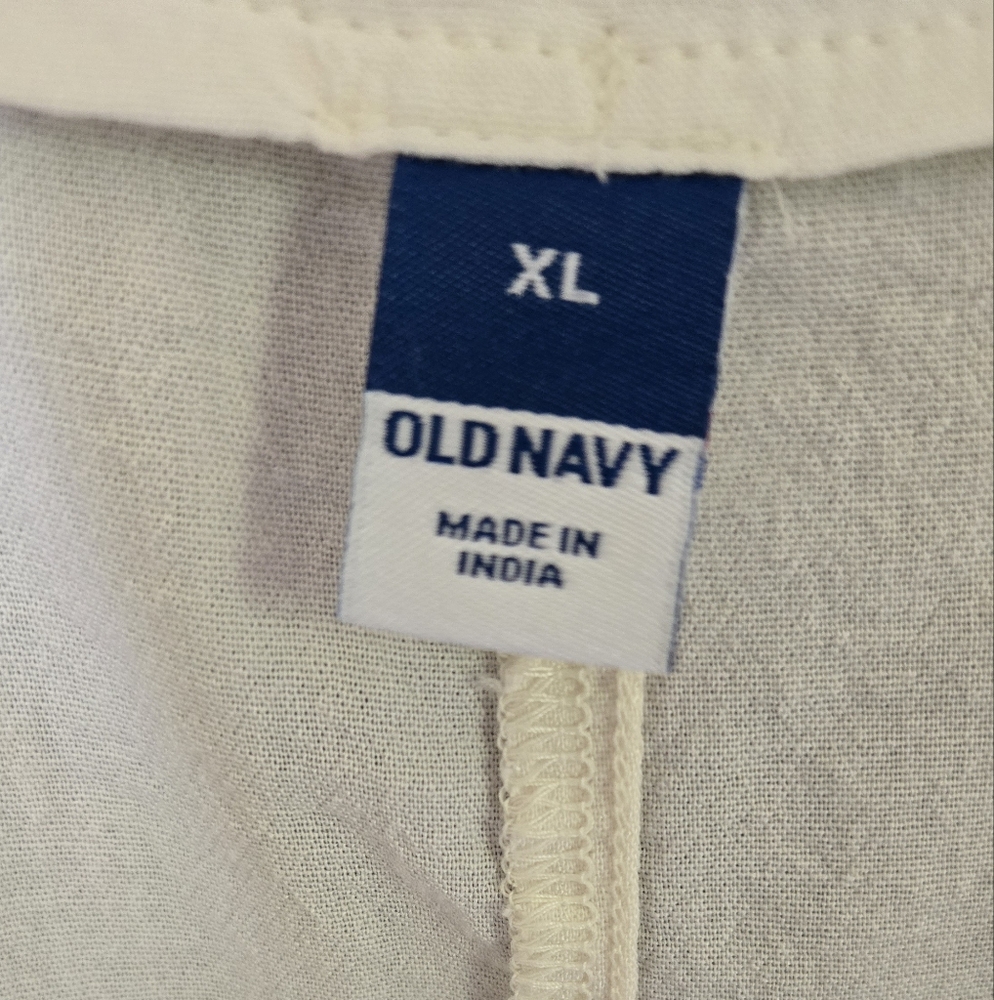 🌻Old Navy, Women's Cream and Blue Embroidered Top, Sz XL - Picture 2 of 5
